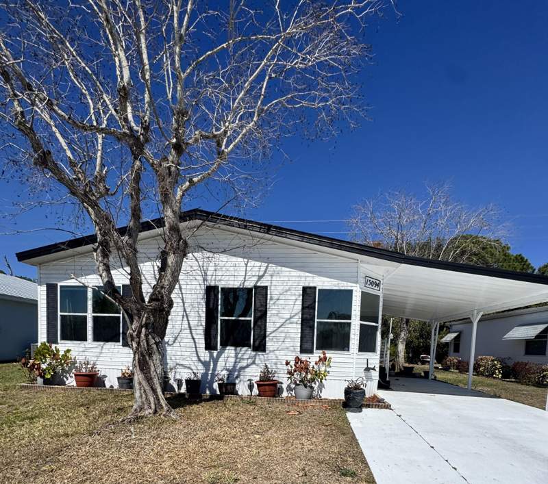 2 bedroom Manufactured Home at 15094 Agulia Avenue, Spanish Lakes Fairways, Fort Pierce — photo 2