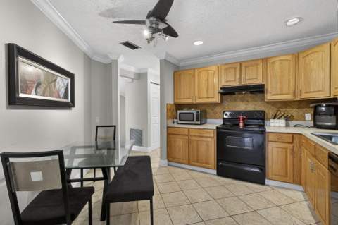 9 Lexington Lane #F, Palm Beach Gardens FL - photo 22 of 27