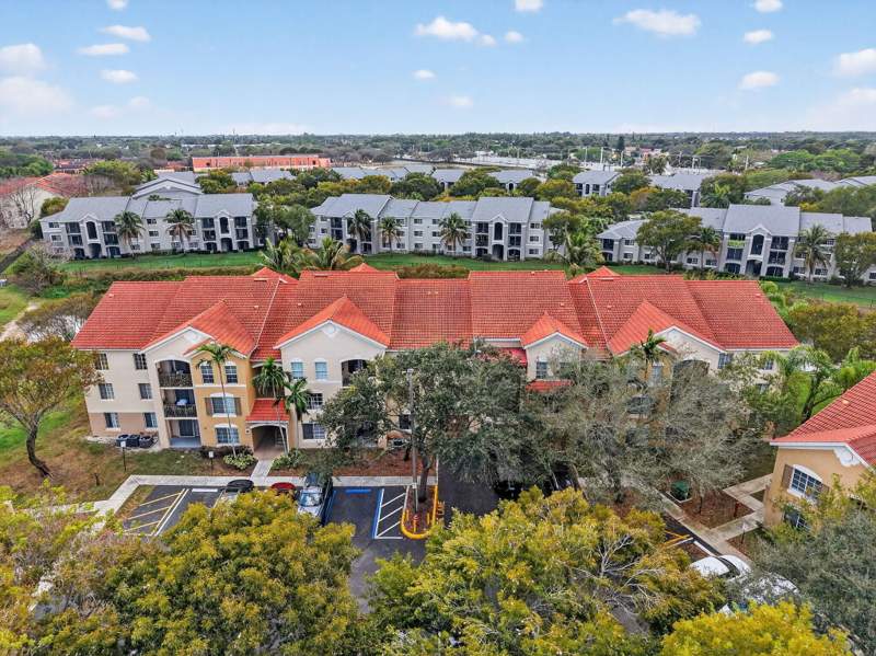 3 bedroom Condominium at 4151 San Marino Boulevard #101, Emerald Isle At Laguna Lakes Condo, West Palm Beach — photo 2