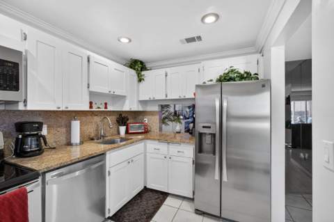 21 Yacht Club Drive #505, North Palm Beach FL - photo 16 of 37