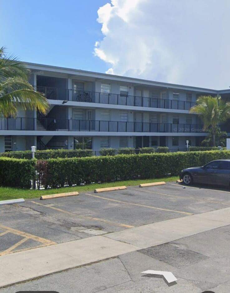 1 bedroom Condominium at 1100 NE 1st Court #305, Lsolei At Hallandale Beach, Hallandale Beach — photo 2