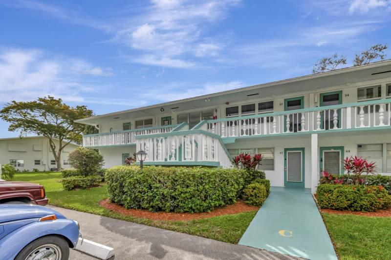 2 bedroom Condominium at 51 Ventnor C, Century Village, Deerfield Beach — photo 2