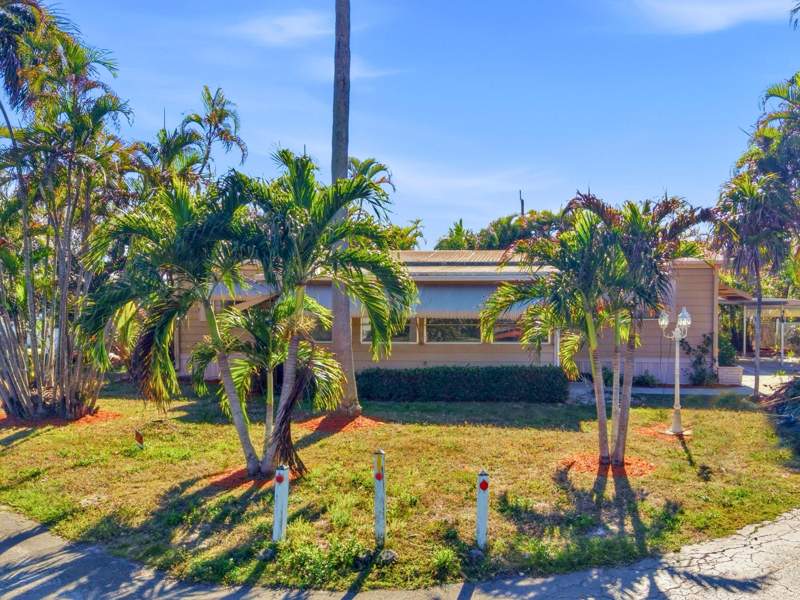 2 bedroom Manufactured Home at 8903 Oak Street, Pine Grove Village, Boynton Beach — photo 4