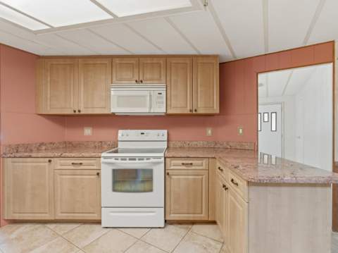 8903 Oak Street, Boynton Beach FL - photo 19 of 42