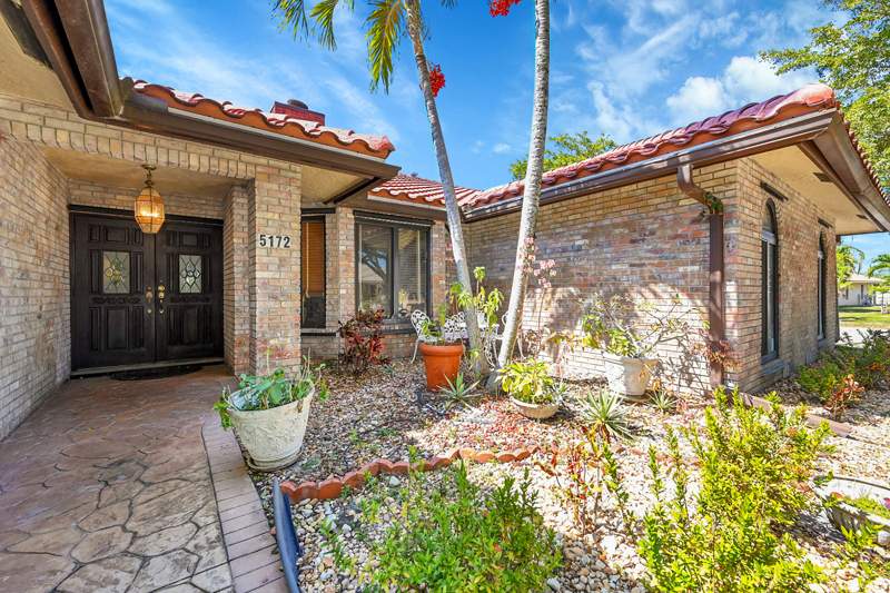 4 bedroom Single Family Residence at 5172 NW 84th Road, Pine Ridge, Coral Springs — photo 4