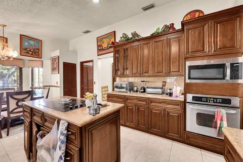 5172 NW 84th Road, Coral Springs FL - photo 14 of 38