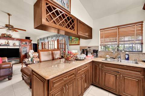 5172 NW 84th Road, Coral Springs FL - photo 15 of 38