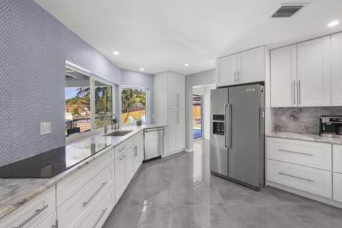 6797 Bayshore Drive, Lake Worth FL - photo 9 of 34