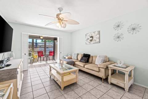 2121 NE 1st Court #202, Boynton Beach FL - photo 13 of 28