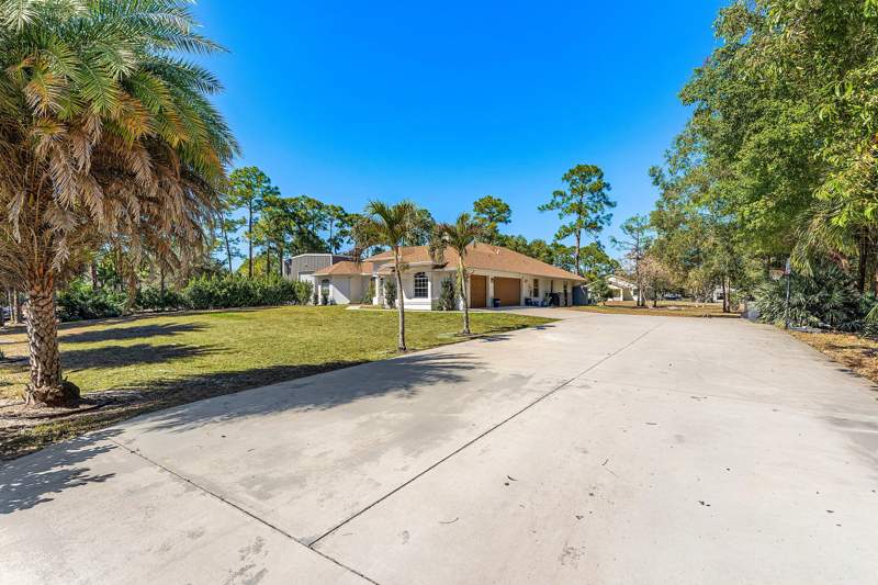 4 bedroom Single Family Residence at 17225 80th Street, The Acreage, The Acreage — photo 3
