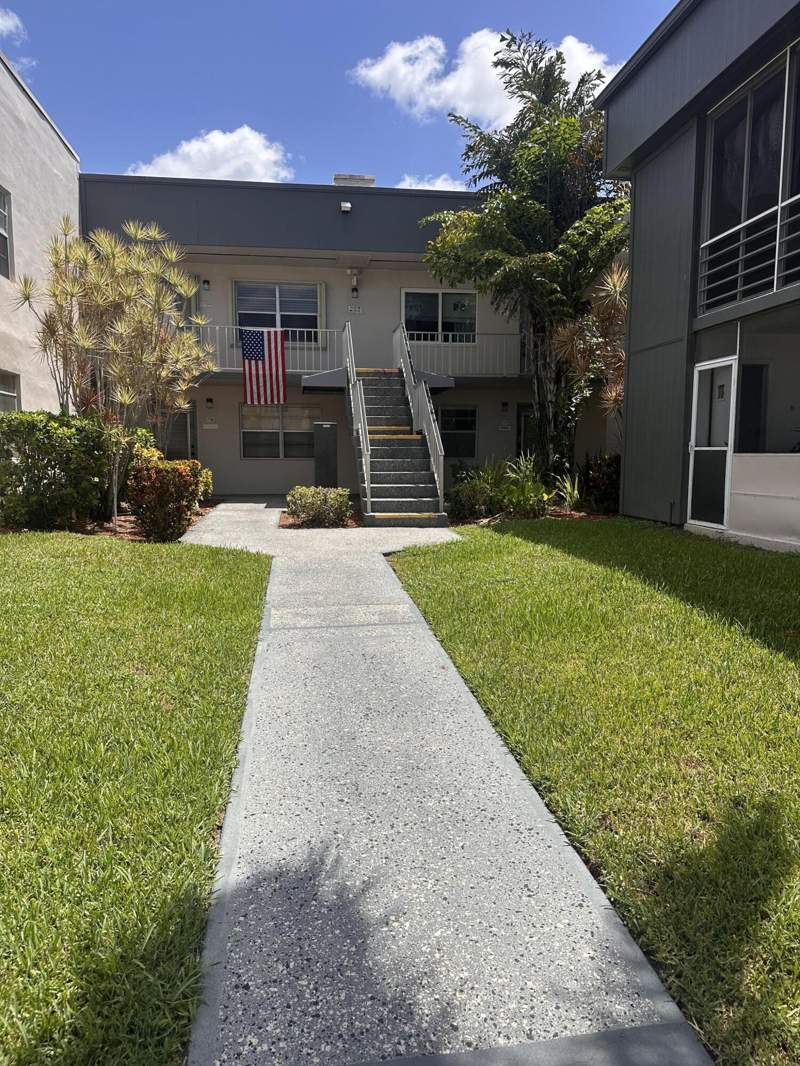 2 bedroom Condominium at 750 Burgundy P, Kings Point Burgundy Condos, Delray Beach — photo 4