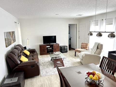 613 Jasmine Lane, Deerfield Beach FL - photo 7 of 49