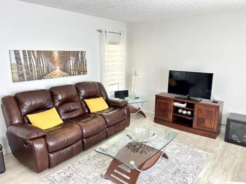 613 Jasmine Lane, Deerfield Beach FL - photo 8 of 49