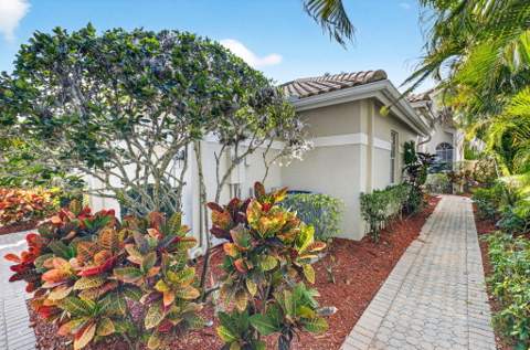 2476 NW 66th Drive, Boca Raton FL - photo 6 of 57