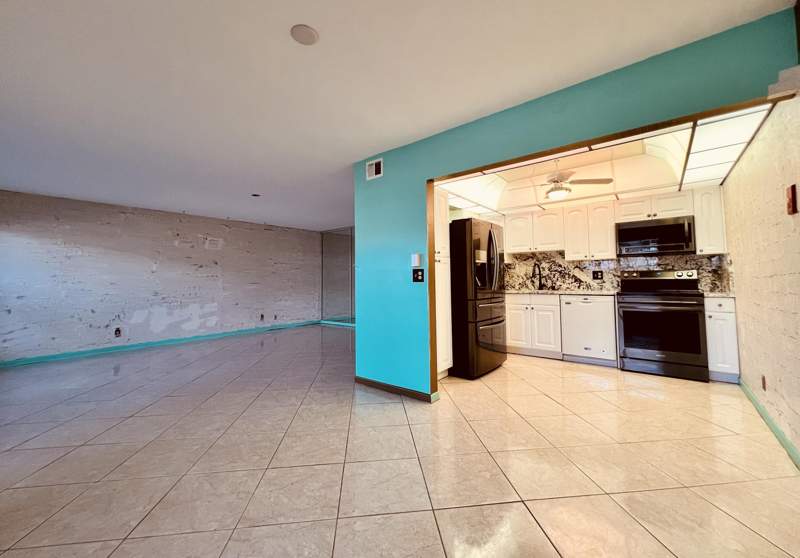 2 bedroom Condominium at 110 Wellington B, Century Village - Wellington Condos, West Palm Beach — photo 2