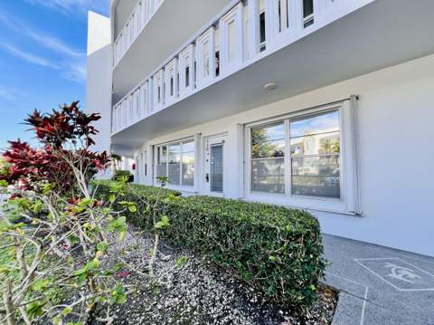 110 Wellington B, West Palm Beach FL - photo 13 of 20