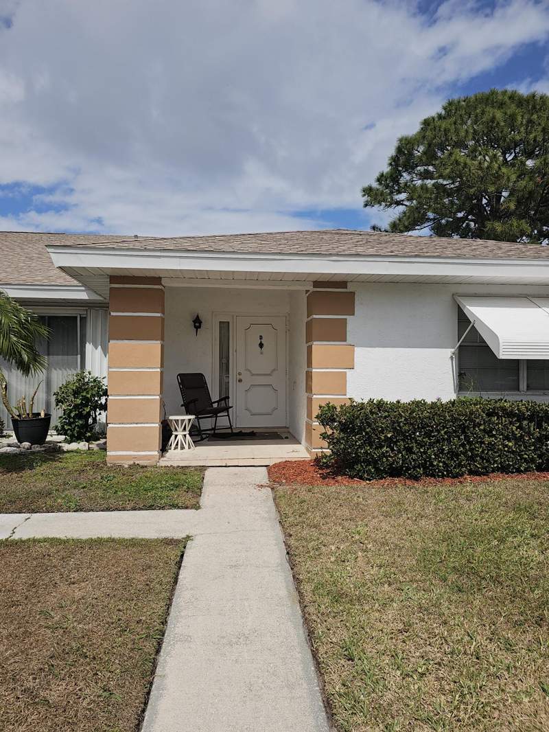 2 bedroom Condominium at 1212 Lakes End Drive #D, High Point Sec 2, Fort Pierce — photo 2