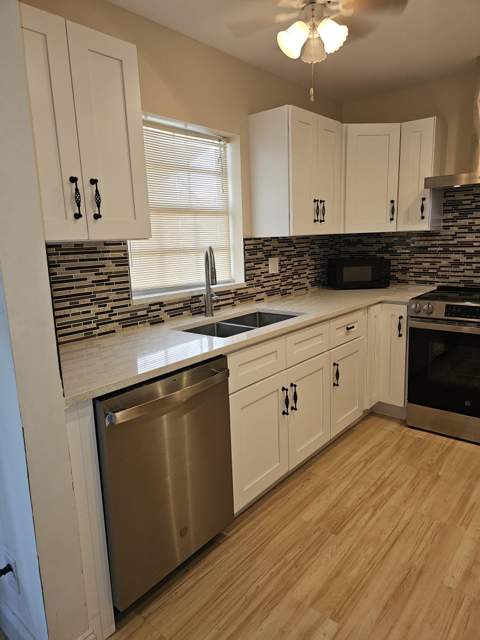 1212 Lakes End Drive #D, Fort Pierce FL - photo 6 of 35