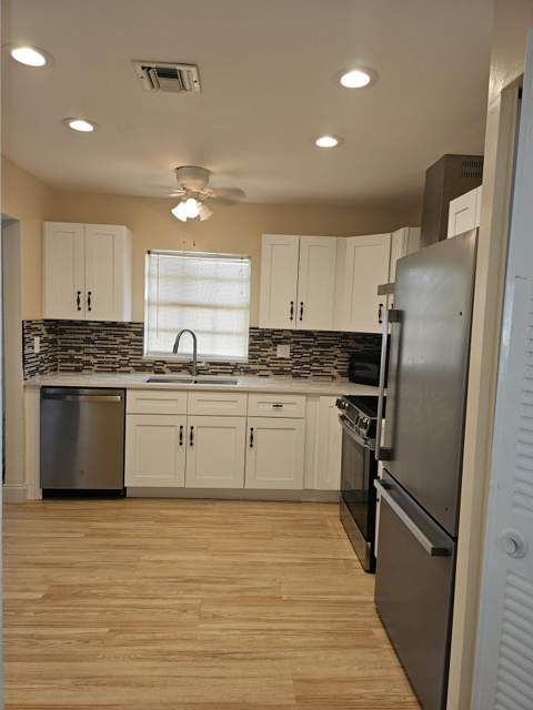 1212 Lakes End Drive #D, Fort Pierce FL - photo 9 of 35
