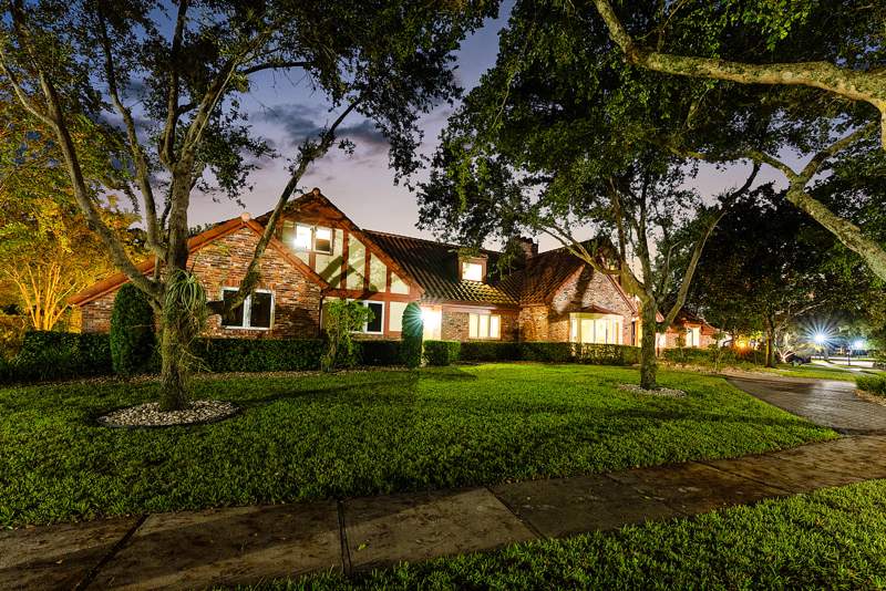 6 bedroom Single Family Residence at 3790 Kings Way, Woodfield Hunt Club, Boca Raton — photo 4
