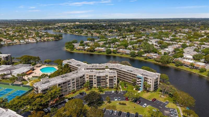1 bedroom Condominium at 1001 Colony Point Circle #417, Colony Point 5 Condo, Pembroke Pines — photo 2