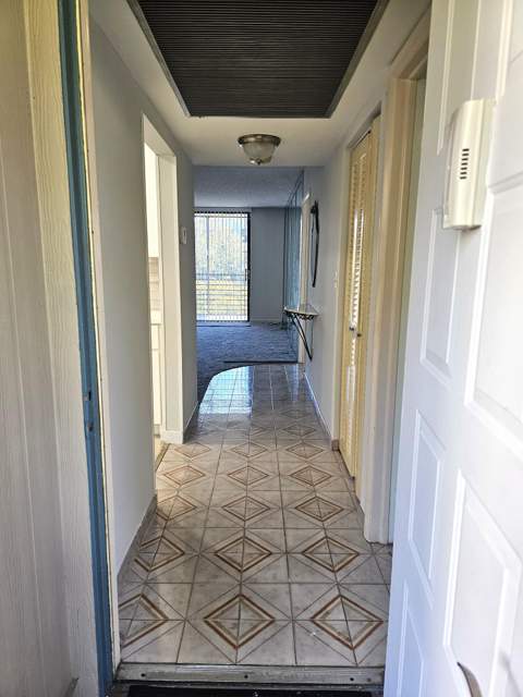 1001 Colony Point Circle #417, Pembroke Pines FL - photo 7 of 39