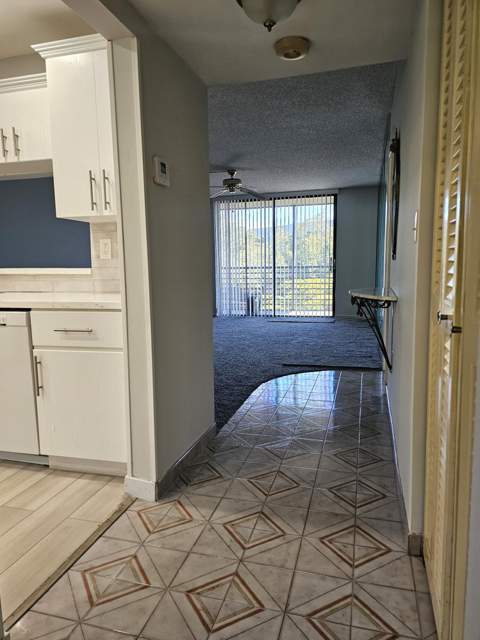 1001 Colony Point Circle #417, Pembroke Pines FL - photo 8 of 39