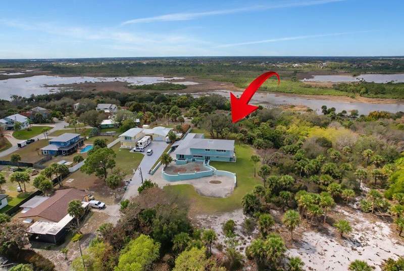 5 bedroom Single Family Residence at 3712 E Mockingbird Hill, Metes And Bounds, Jensen Beach — photo 4