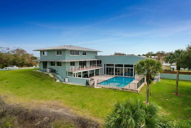 5 bedroom Single Family Residence at 3712 E Mockingbird Hill, Metes And Bounds, Jensen Beach — photo 5