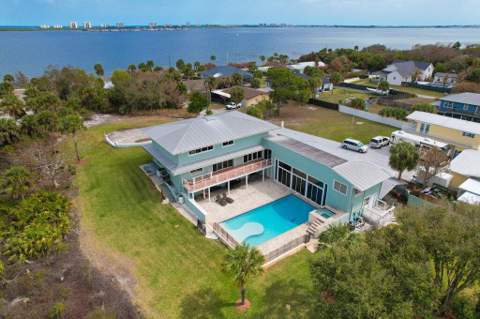 3712 E Mockingbird Hill, Jensen Beach FL - photo 8 of 62