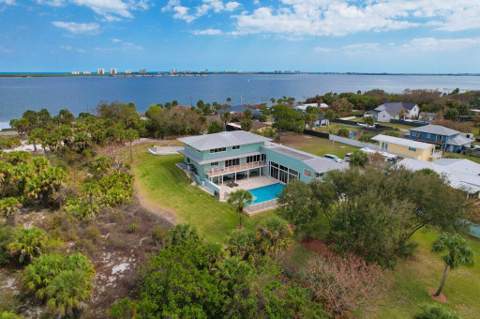 3712 E Mockingbird Hill, Jensen Beach FL - photo 9 of 62