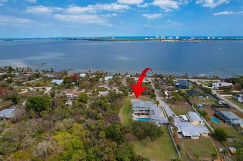 3712 E Mockingbird Hill, Jensen Beach FL - photo 11 of 62