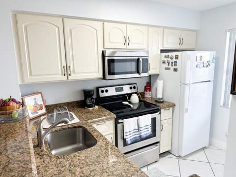 2222 N Cypress Bend Drive #403, Pompano Beach FL - photo 11 of 72