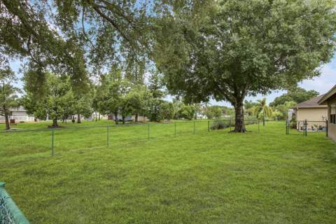 1198 SE Petunia Avenue, Port St. Lucie FL - photo 10 of 35