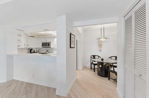 100 SE 5th Avenue #102, Boca Raton FL - photo 8 of 33