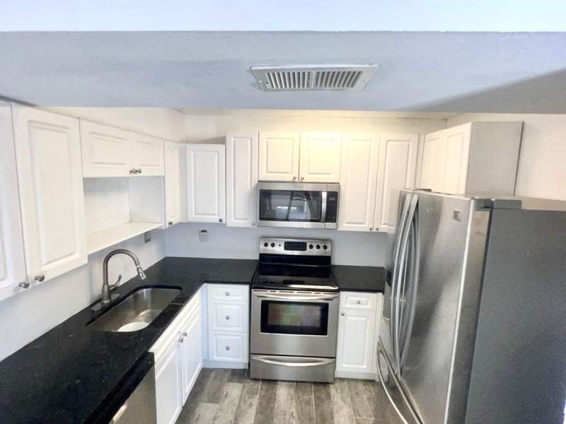 3 bedroom Townhouse at 8104 Severn Drive #B, Boca Rio North, Boca Raton — photo 3