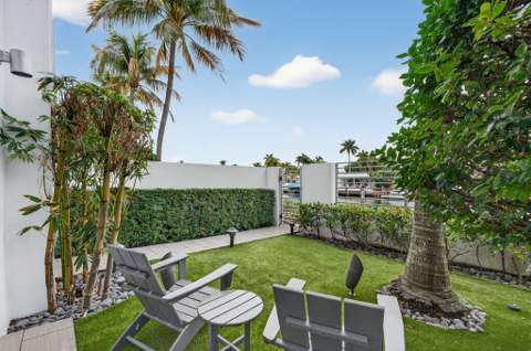 2743 NE 1st Street, Pompano Beach FL - photo 9 of 32