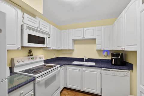 336 Golfview Road #207, North Palm Beach FL - photo 10 of 52