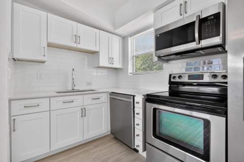 3600 SW 46th Avenue, West Park FL - photo 8 of 24