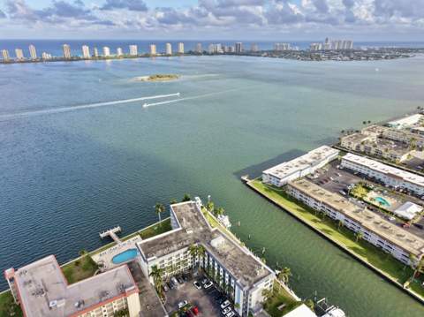 100 Paradise Harbour Boulevard #304, North Palm Beach FL - photo 7 of 23