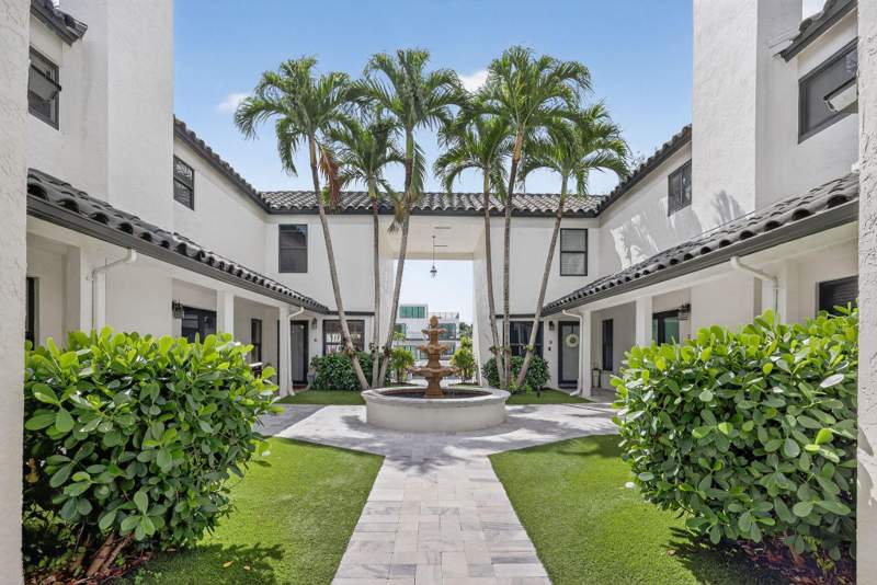 2 bedroom Townhouse at 1524 SE 12th Street #6, La Casa Del Rio Vista Condo, Fort Lauderdale — photo 2