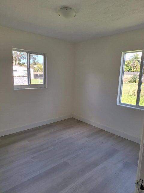 360 Barraclough Street, Fort Pierce FL - photo 18 of 43