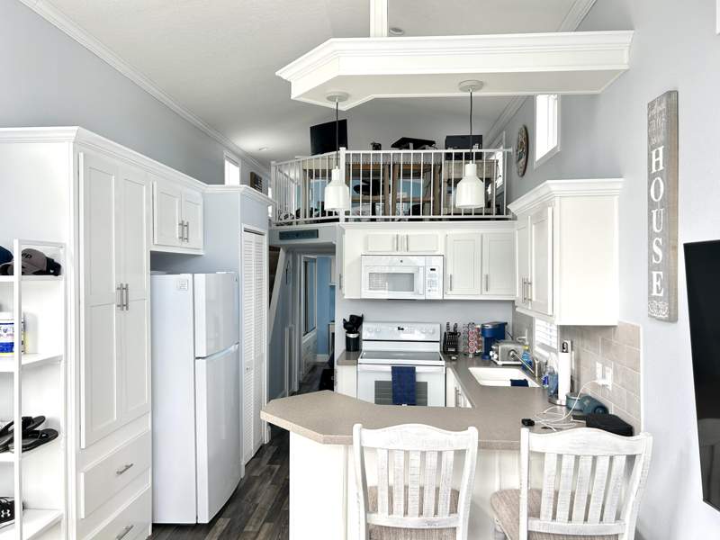 2 bedroom Manufactured Home at 875 NE 48 Th Street #Lot 393, Highland Park Rv, Pompano Beach — photo 4