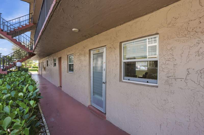 1 bedroom Condominium at 721 Lori Drive #113, Lakeside Village Condo 8, Palm Springs — photo 2