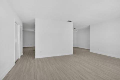 129 Bilbao Street, Royal Palm Beach FL - photo 8 of 30
