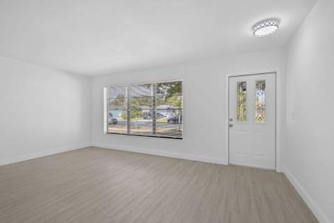 129 Bilbao Street, Royal Palm Beach FL - photo 10 of 30