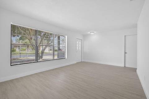 129 Bilbao Street, Royal Palm Beach FL - photo 11 of 30
