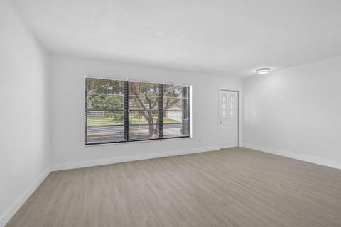 129 Bilbao Street, Royal Palm Beach FL - photo 12 of 30
