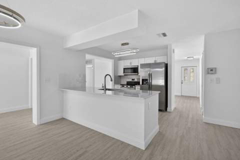 129 Bilbao Street, Royal Palm Beach FL - photo 14 of 30
