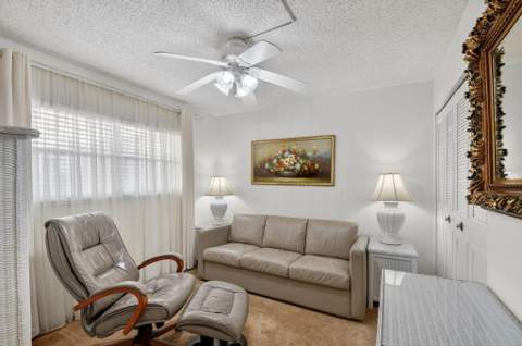 3524 Via Poinciana #303, Lake Worth FL - photo 9 of 46